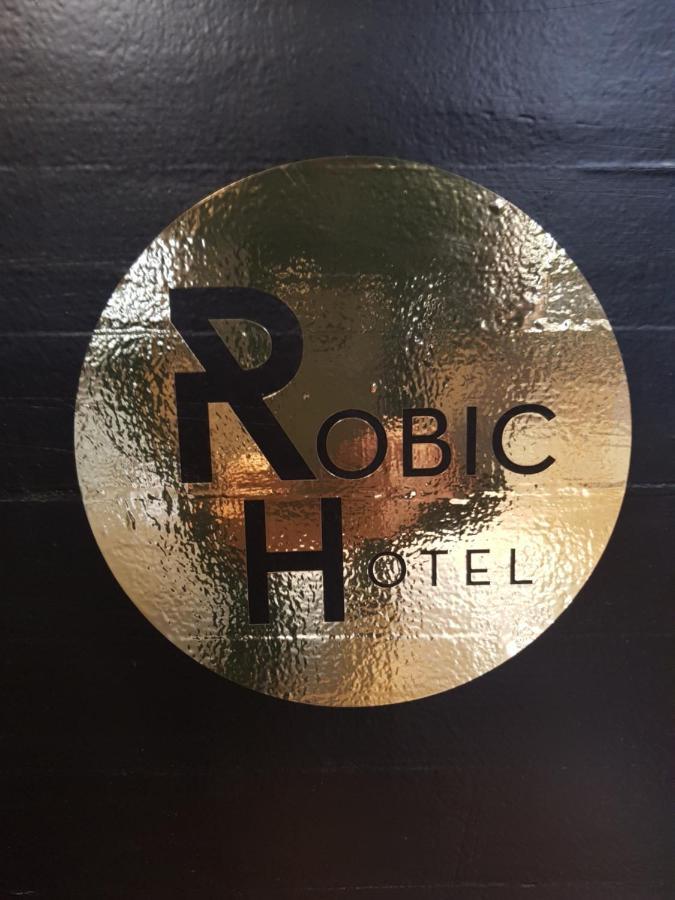 Brit Hotel Essentiel Pontivy Robic エクステリア 写真