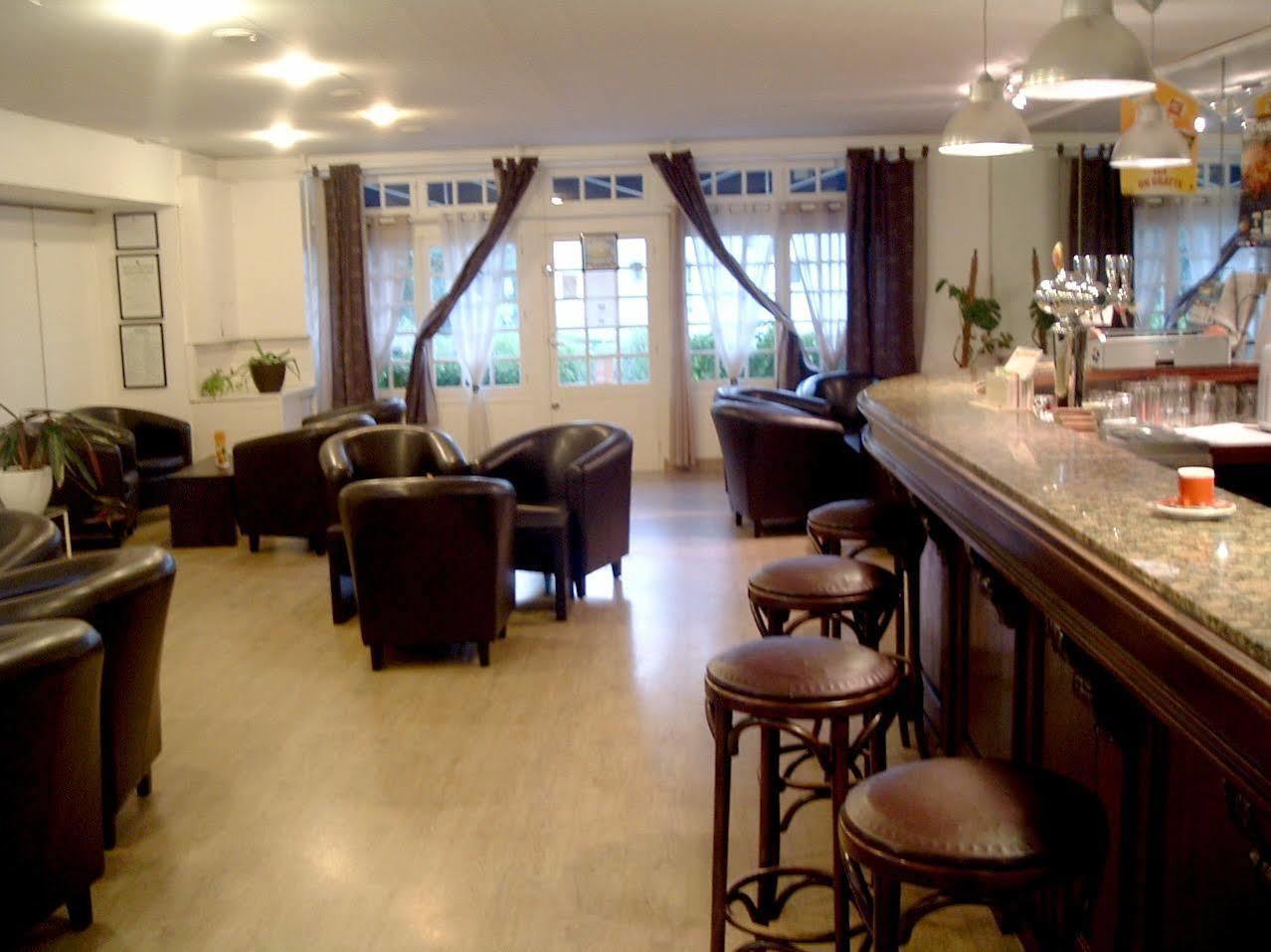 Brit Hotel Essentiel Pontivy Robic エクステリア 写真